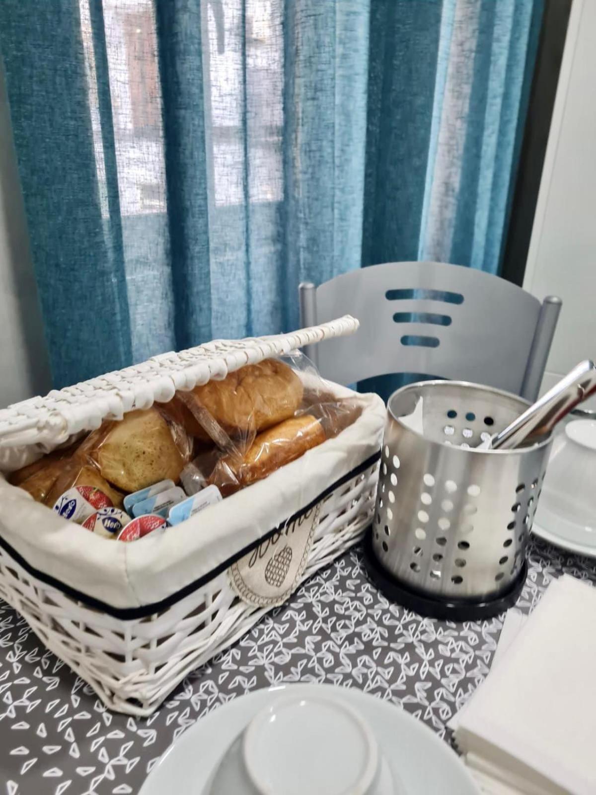 Clale Rooms نابولي المظهر الخارجي الصورة